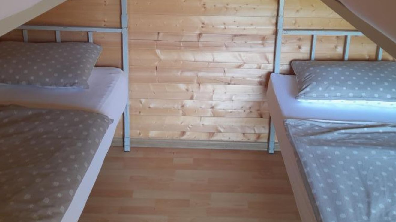 Robinzonski smještaj PG Geler